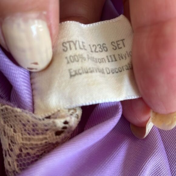 Vtg 60s Gossard Artimis lavender with cream lace long nylon robe & gown set - Picture 11 of 12